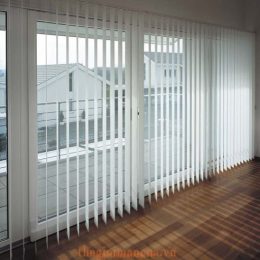 Rèm sáo dọc phòng làm việc màu trắng tinh khôi