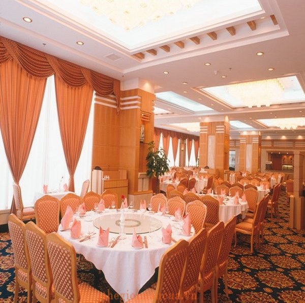 Thế Giới Màn Cửa