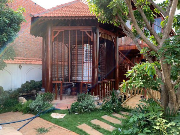 Rèm nhựa giả gỗ giá rẻ