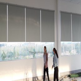 Rèm cửa cuốn cách nhiệt