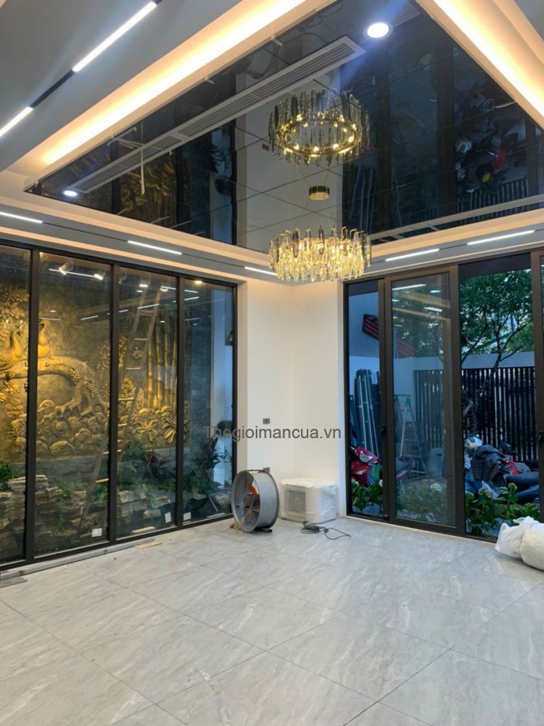 Thế Giới Màn Cửa