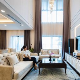 Làm rèm cửa gia đình thông tầng